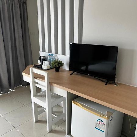 Nana Chat Bangsaen Hotel Si Racha Exterior foto