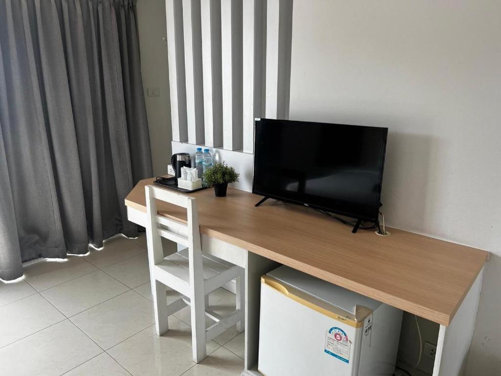 Nana Chat Bangsaen Hotel Si Racha Exterior foto